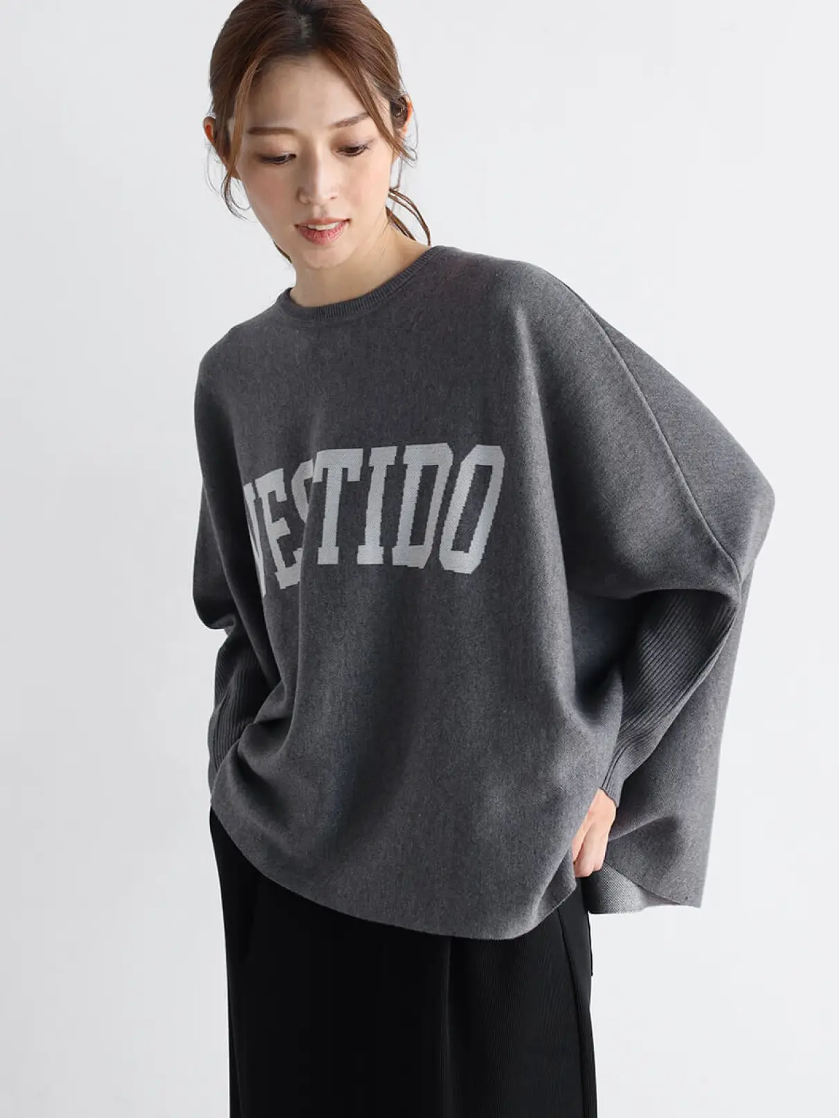 ひ*ん様 MEDOC original　ロゴワイドドルマンニット ヤマダヤ　スコ ロゴワイドドルマンニット - MEDOC original - CLOVE｜YAMADAYA STORE