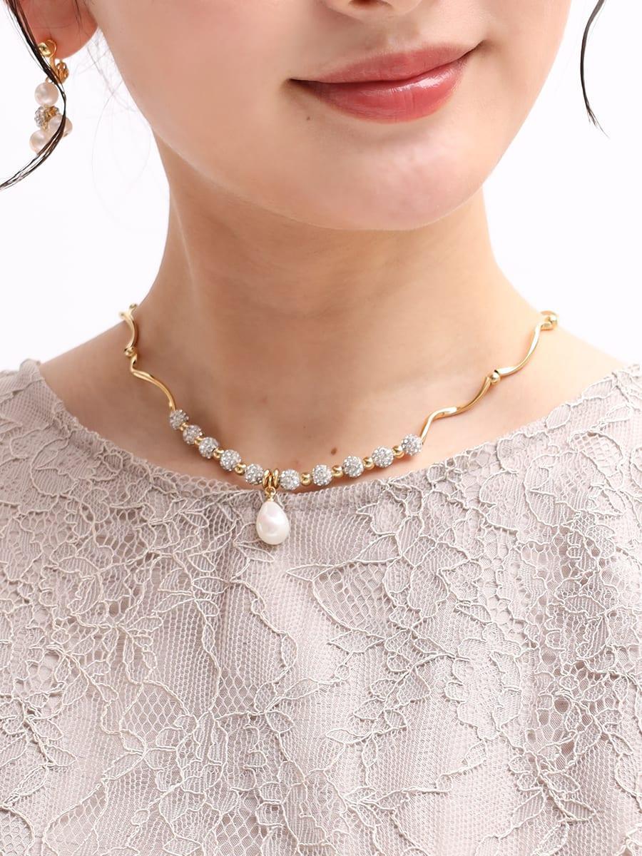ガラスビーズ×パールアクセントウェービーネックレス
