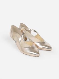 ピンクベージュ