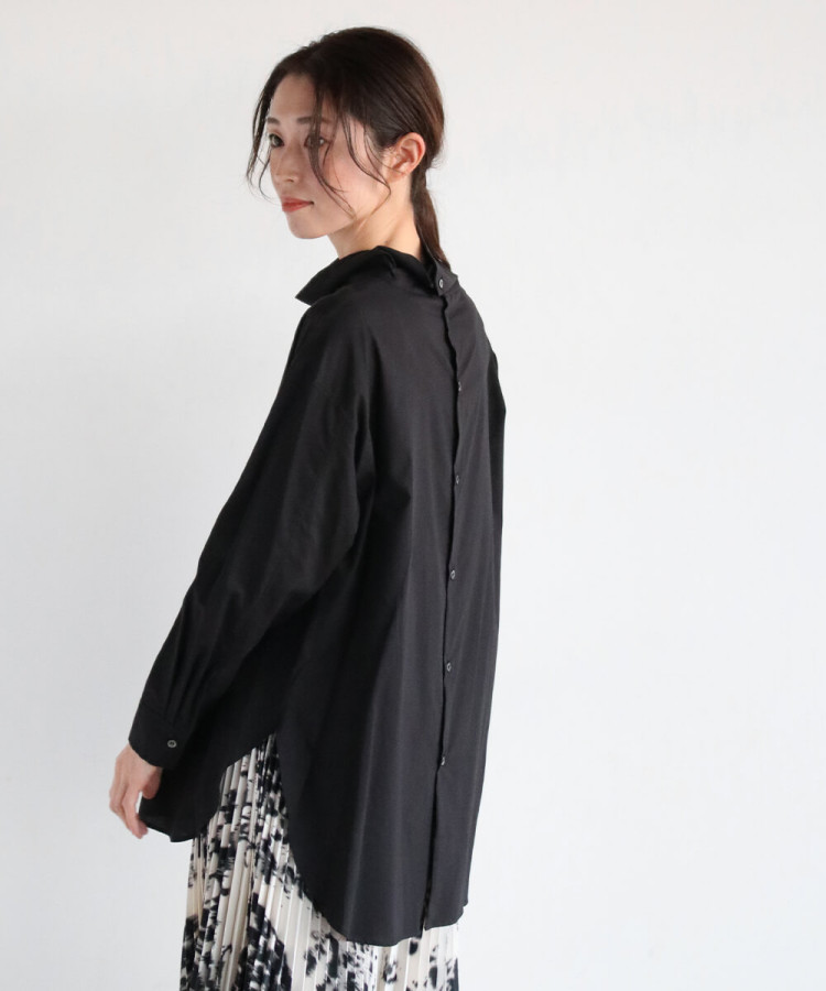 美品　ISSEY MIYAKE ME ブラウス　羽織　ボタン　立体　ブラック 美品 ISSEY MIYAKE ME ブラウス 羽織 ボタン 立体 ブラック