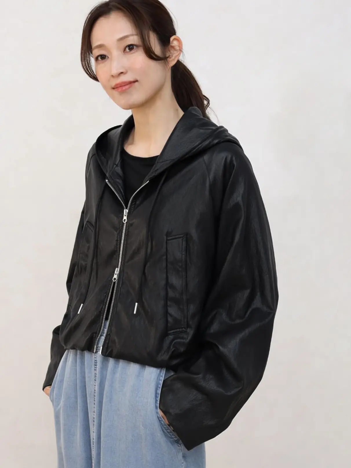 フェイクレザーショートフーディージャケット - CLOVE - CLOVE