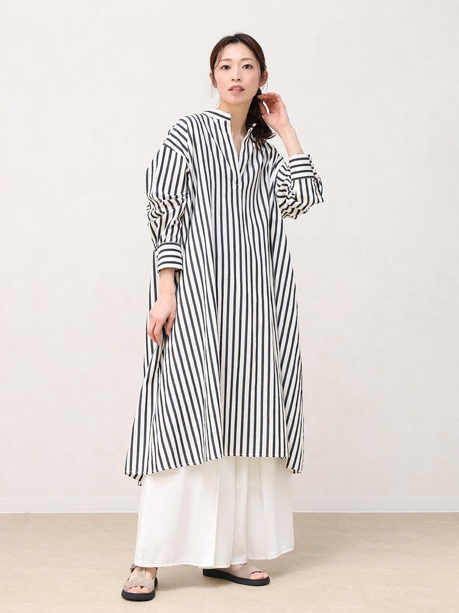 バックボタンキーネックシャツワンピース