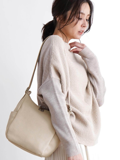 nouerxショルダーバッグ