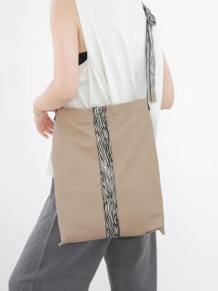 グレージュ