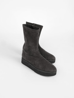 チャコールグレー