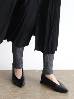 チャコールグレー