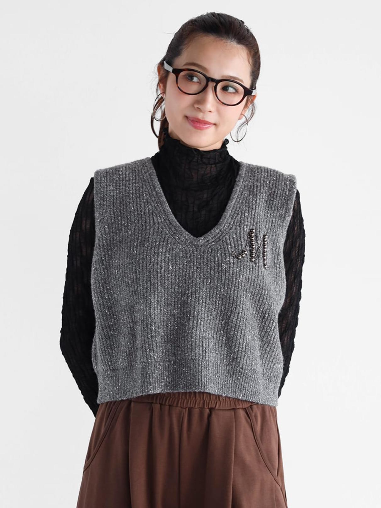 ビーズ刺繍ロゴVネックニットベスト - Vin - Vin｜YAMADAYA STORE