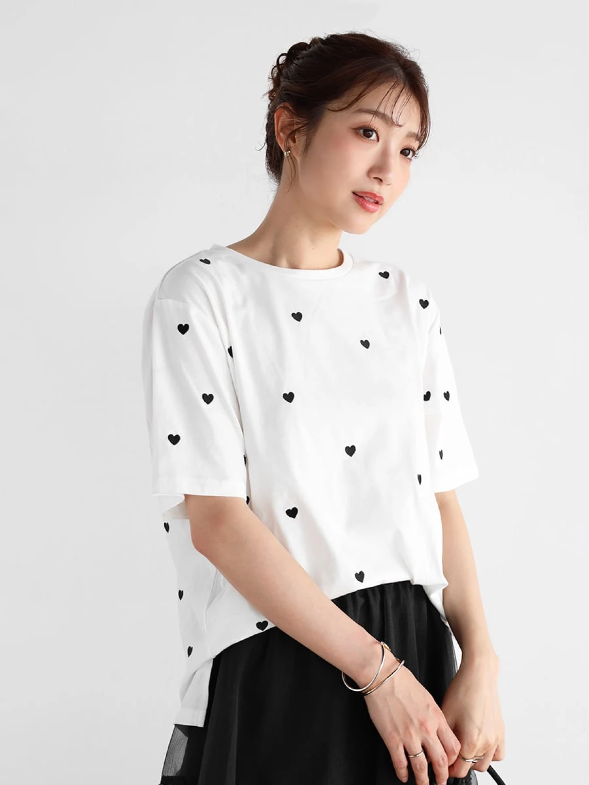 新品　イッセイミアケ　ＨＥＡＲＴ 　刺繍Tシャツ HEART刺繍Tシャツ トップス REGIEVO
