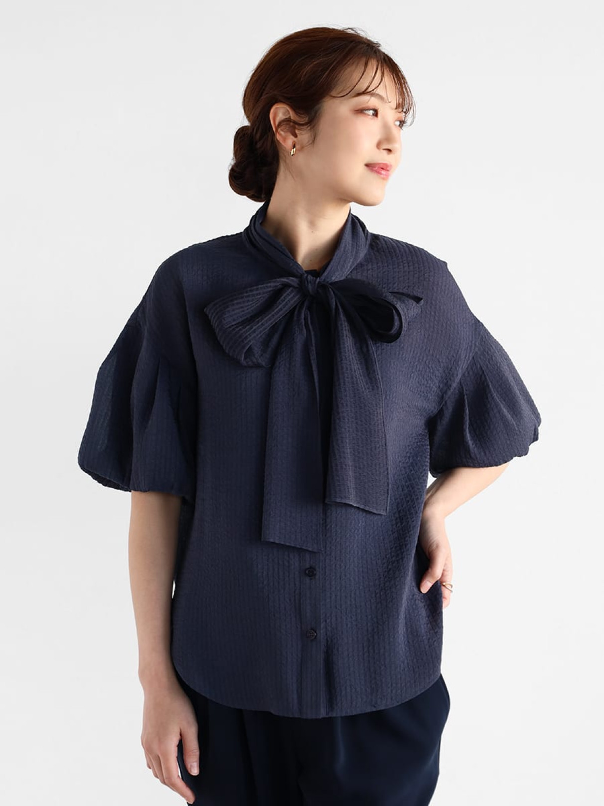 バルーンスリーブボウタイブラウス バルーンスリーブボウタイブラウス - Vin NAVY - Vin｜YAMADAYA