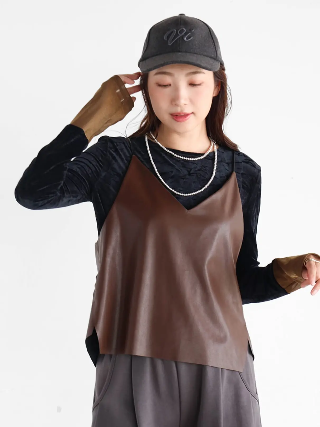 2WAYフェイクレザービスチェ - Vin - Vin｜YAMADAYA STORE