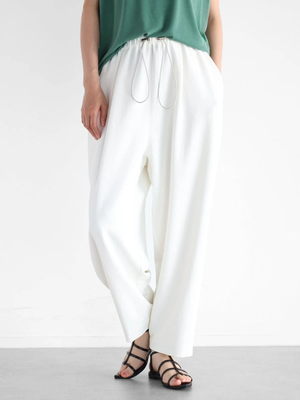ボトムス MAKANA. コクーンシルエットパンツ - Vin - Vin｜YAMADAYA STORE