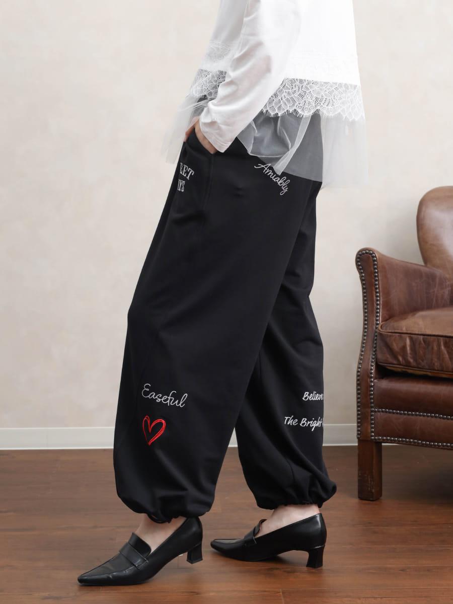 レタリングプリント×ロゴ刺繍スウェットパンツ