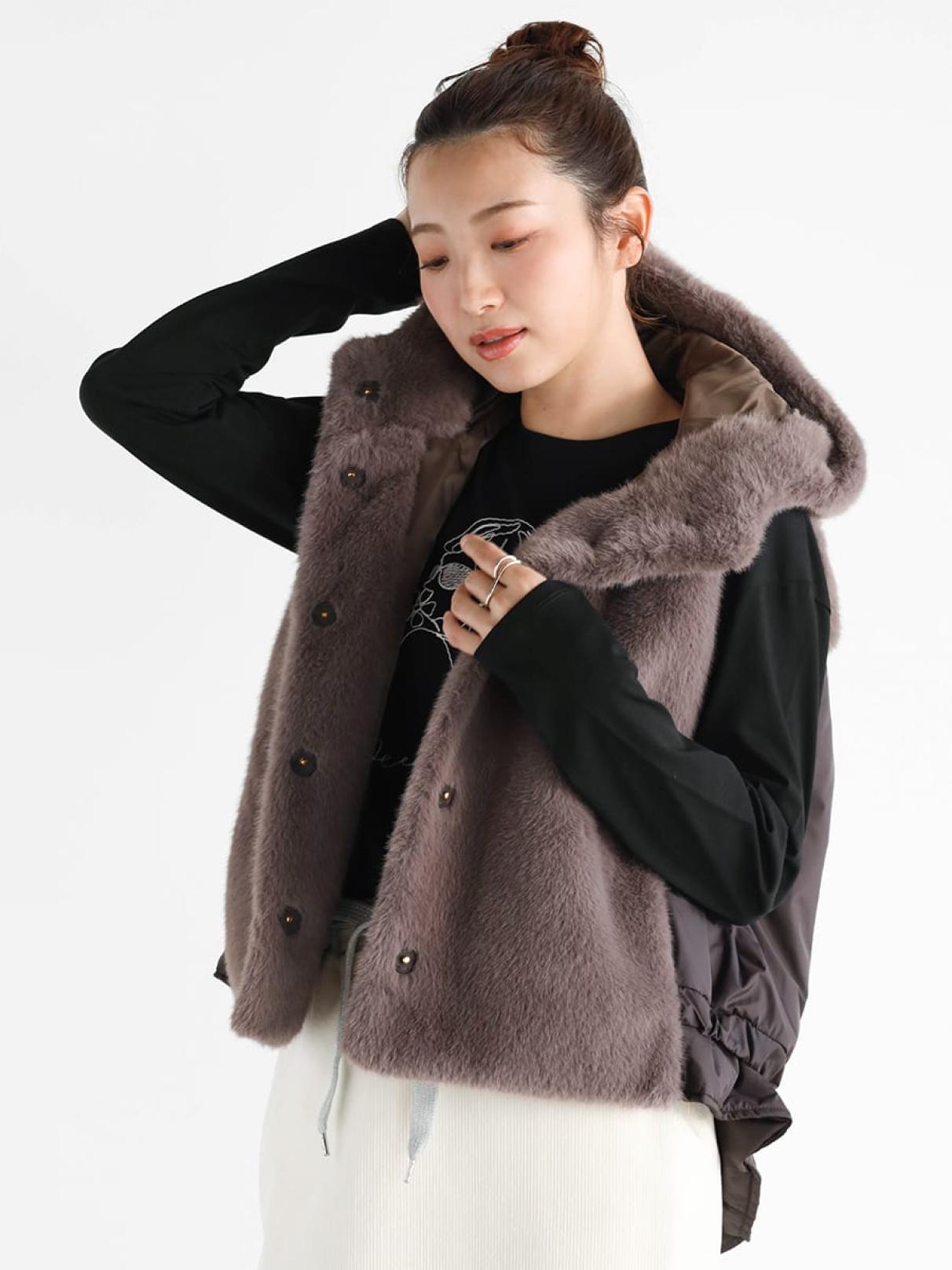 ヤマダヤ アーガ チャコールグレー ファー フード付き ダウンベスト ヤマダヤ アーガ チャコールグレー ファー フード付き ダウンベスト