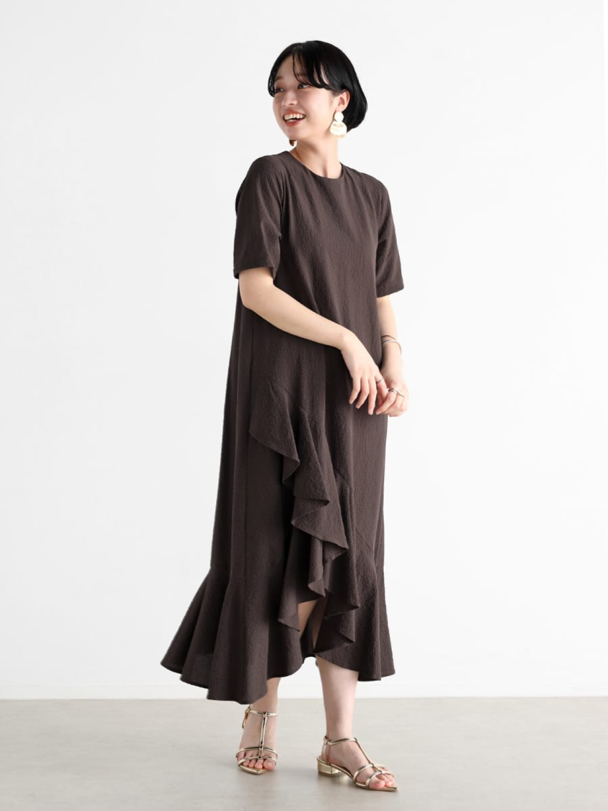 アシンメトリーフリルサッカーワンピース - Vin - Vin｜YAMADAYA STORE