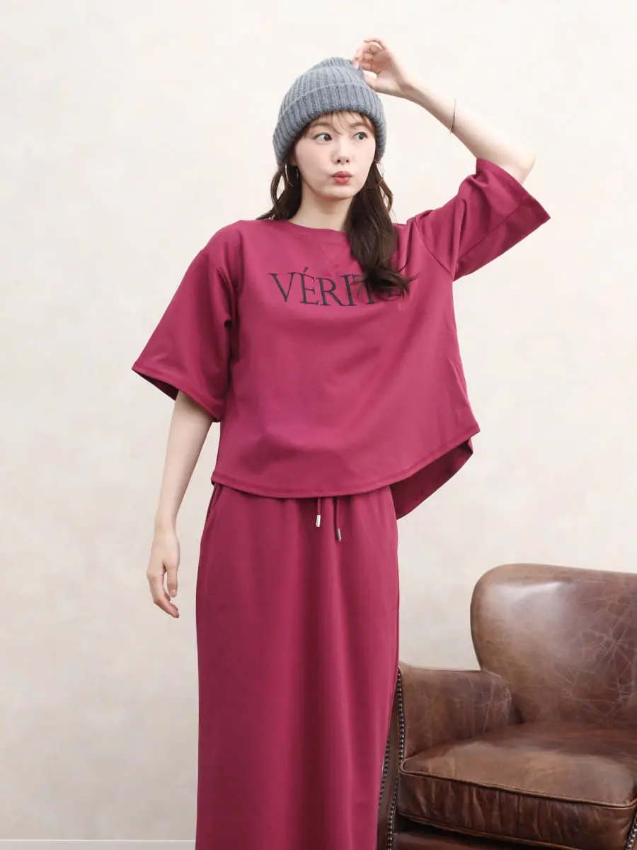 ロゴ刺繍スウェットプルオーバー×ナロースカート - Vin - Vin