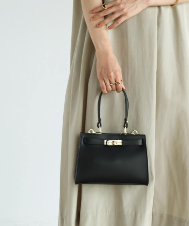 AULENTTIxショルダーバッグ