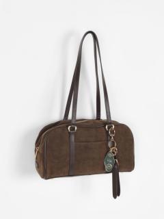 ダークブラウン