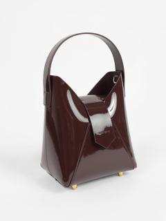 ダークブラウン