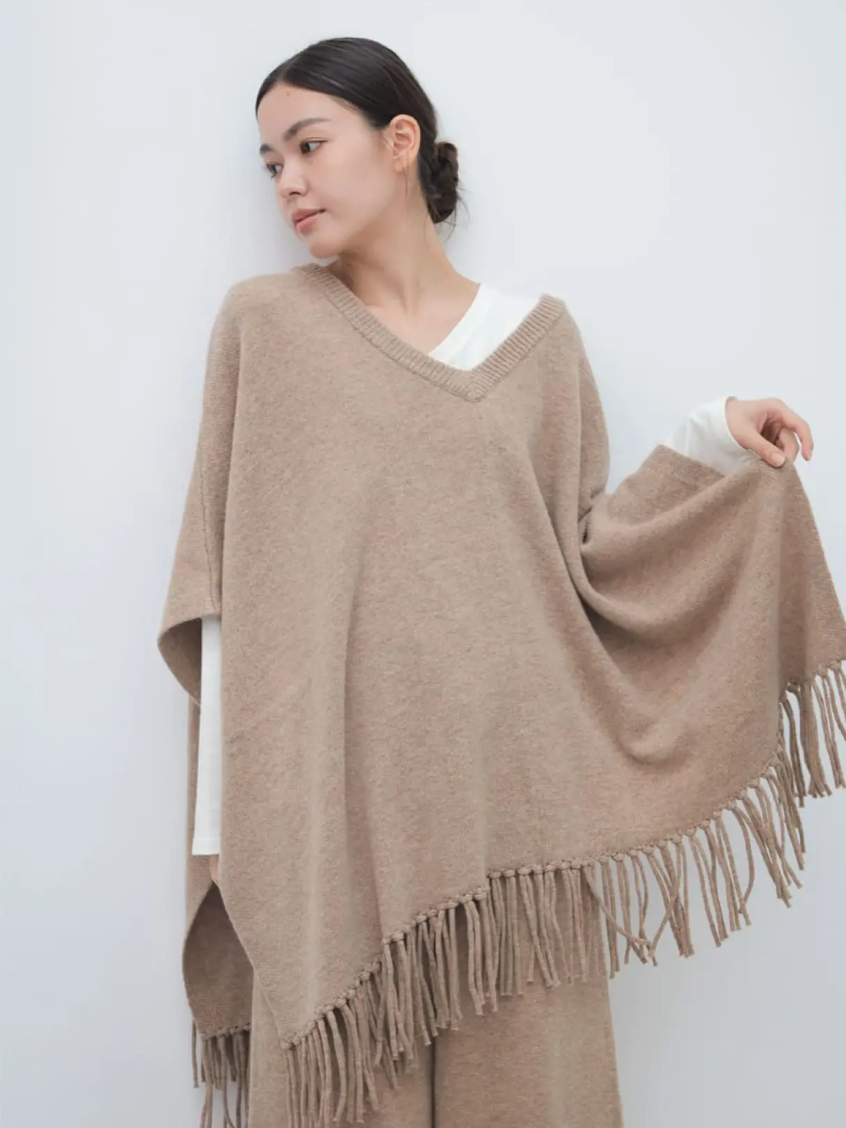 ランバンオンブルー ニットポンチョ キャメル ラムナイロンフリンジニットポンチョ - YORT - YORT｜YAMADAYA STORE
