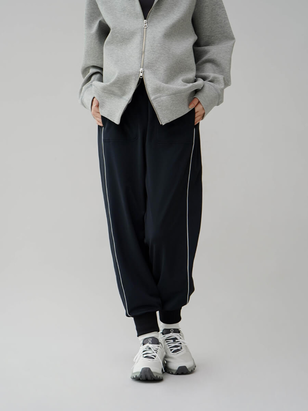 【YANTOR ヤントル】ジョガーパンツ YANTOR（ヤントル）の「YANTOR Geometric 6tuck Pants wine red
