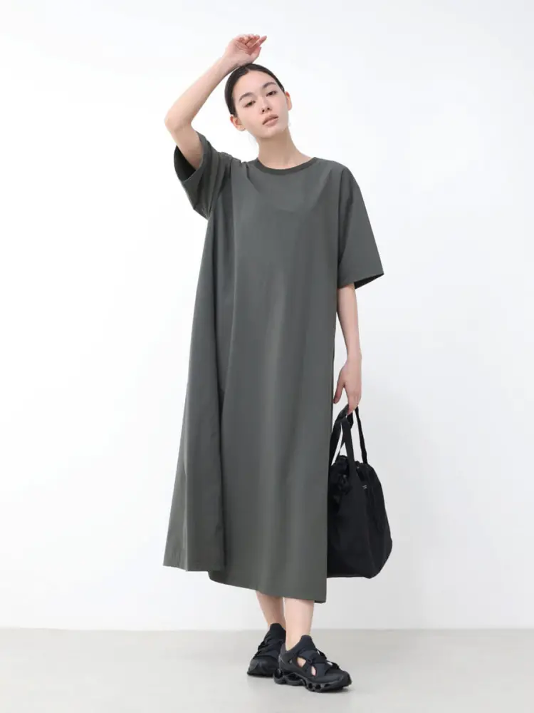 ストレッチ・撥水】バックジップAラインワンピース - YORT - YORT