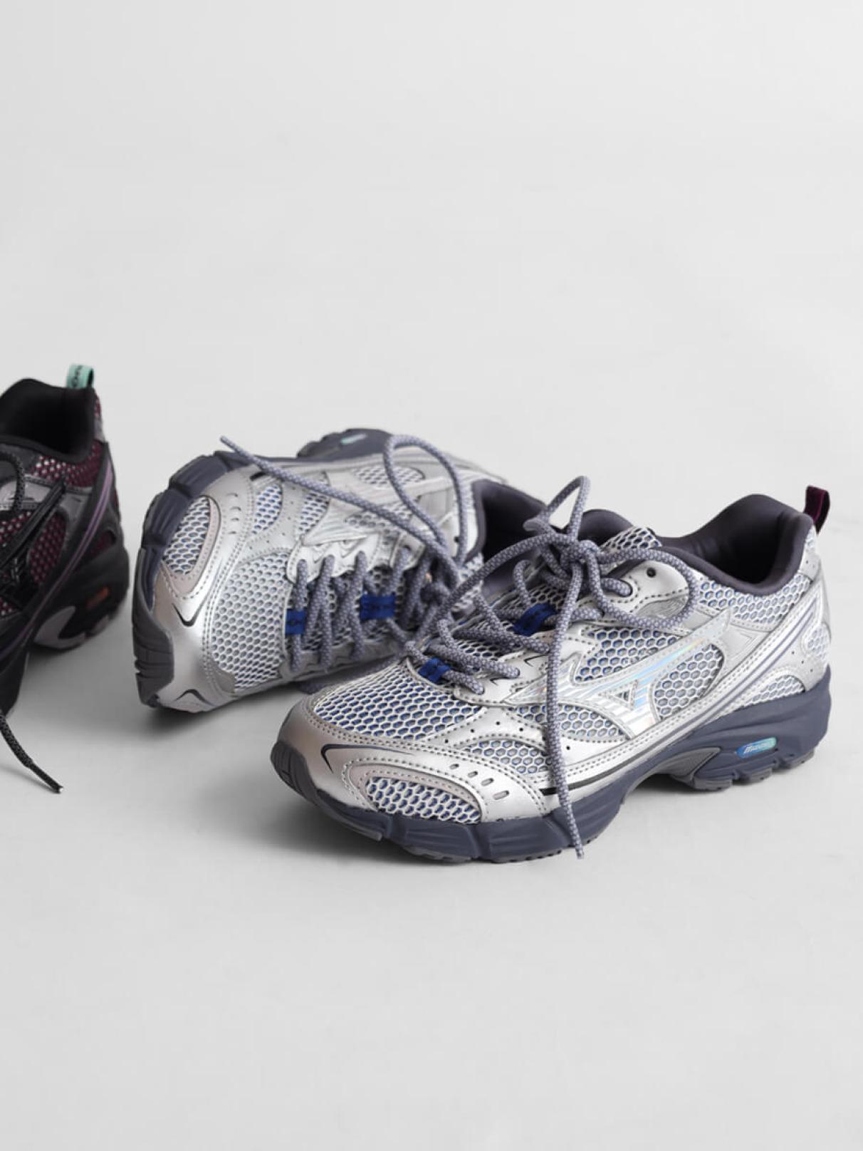 れんたろう MXRスニーカー（Silver・Black） - MIZUNO - YORT｜YAMADAYA STORE