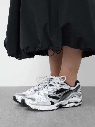 MIZUNOxスニーカー