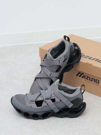 MIZUNOxスニーカー