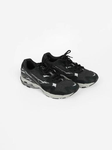 MIZUNOxスニーカー