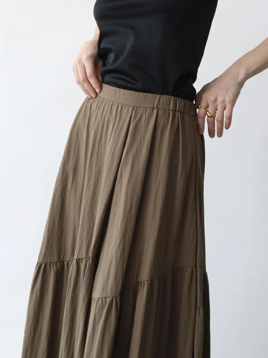 新品タグ付き Aga ロングスカート アーガ Aga タックロングスカート （ブラック） -ファッション