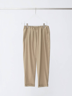 ライトベージュ