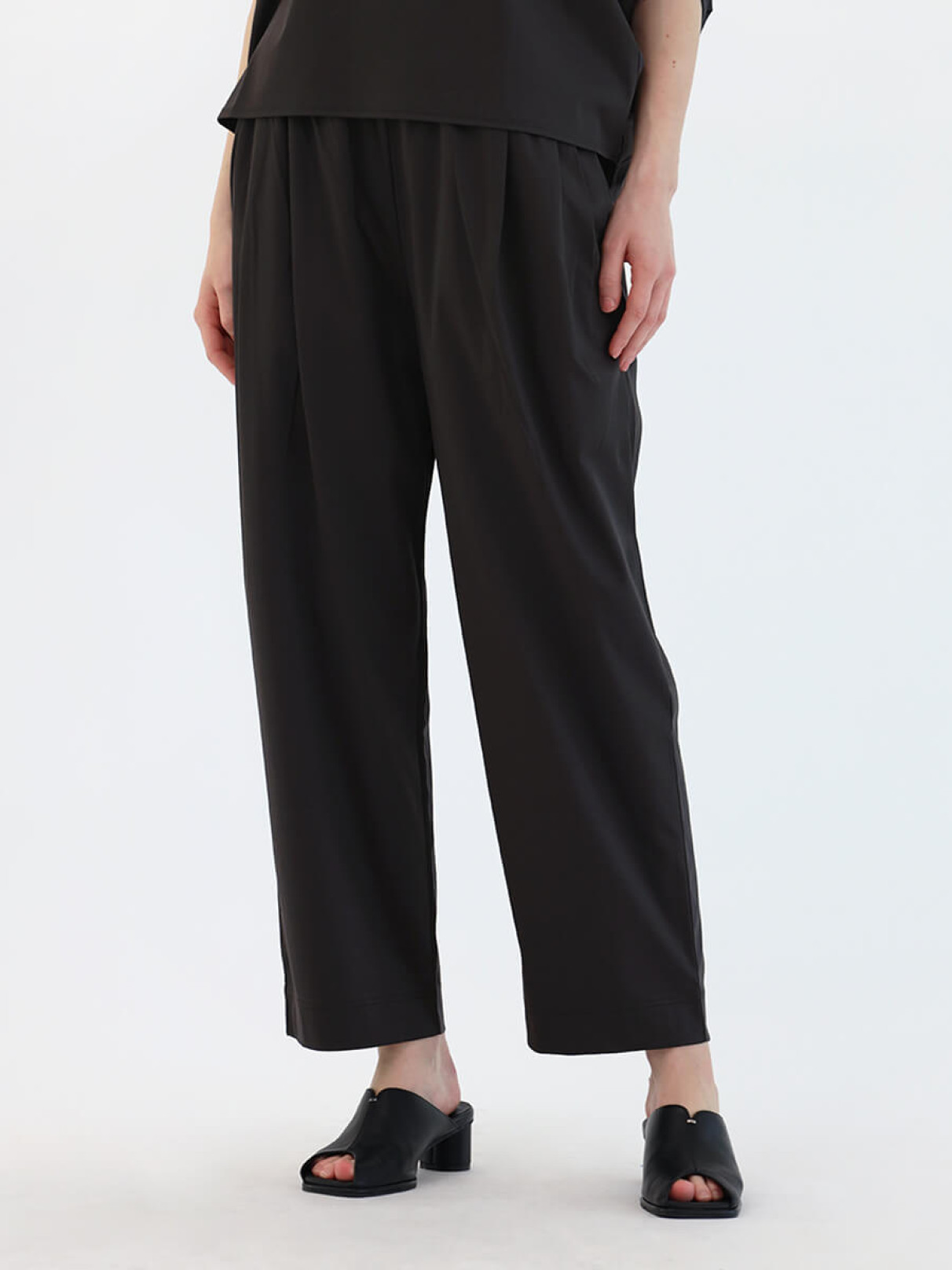ウエストダーツストレートパンツ - Aga - Aga｜YAMADAYA STORE