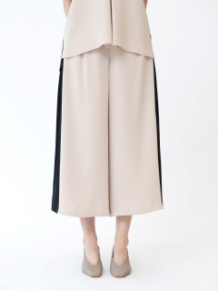 ベージュ　172cm