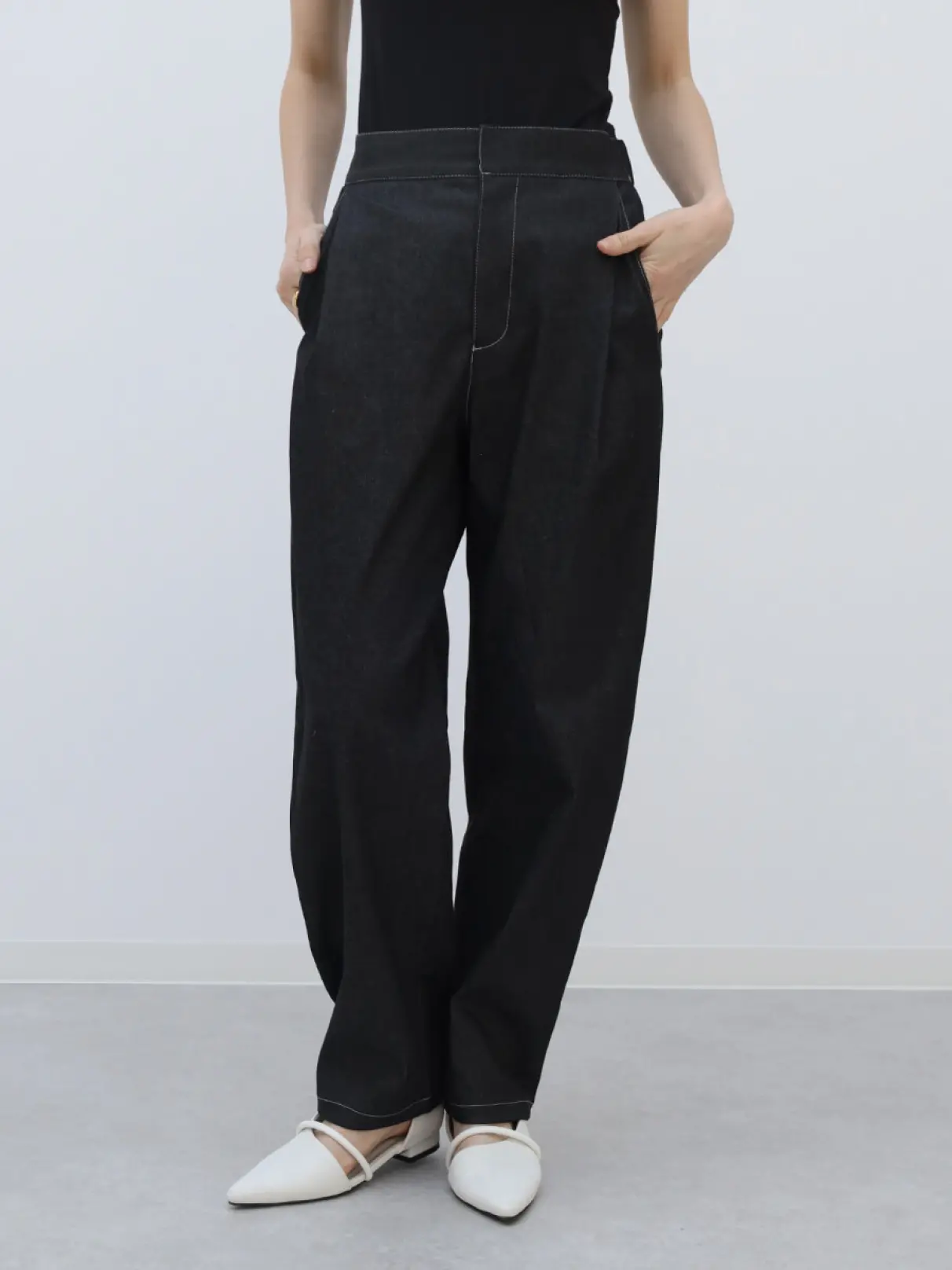 フロントタックデニムカーブパンツ - Aga - Aga｜YAMADAYA STORE