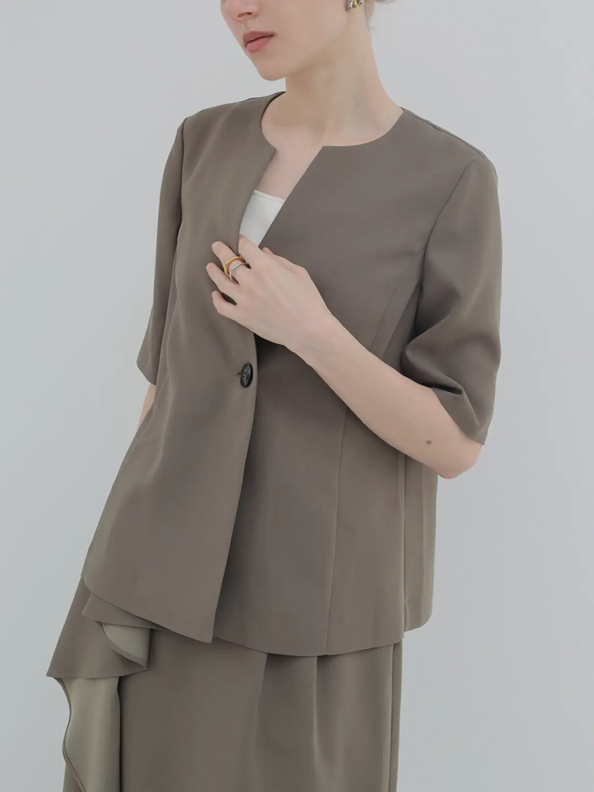 Mary•*¨*•ヤマダヤ Aga ノーカラージャケット 38 Mary•*¨*•ヤマダヤ Aga ノーカラージャケット 38 Agaのノーカラー