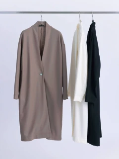 新品☆未使用　Aga アーガ　ジャケット アーガ Aga Aga Black ノーカラーケープジャケット （ブラック