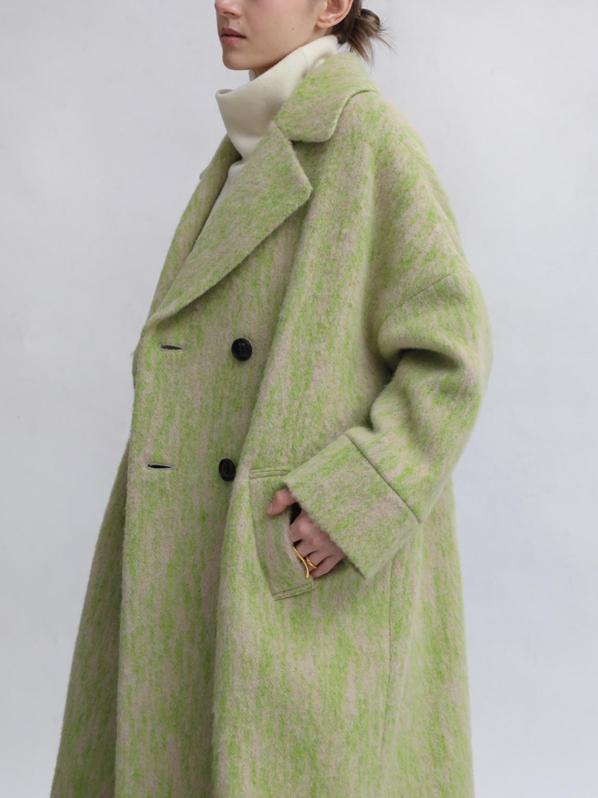 某有名メーカー品、新作最高級ヤク毛100％、無染色ケーブル編み柄のロングコート 某有名メーカー品、新作最高級ヤク毛100％、無染色ケーブル編み柄