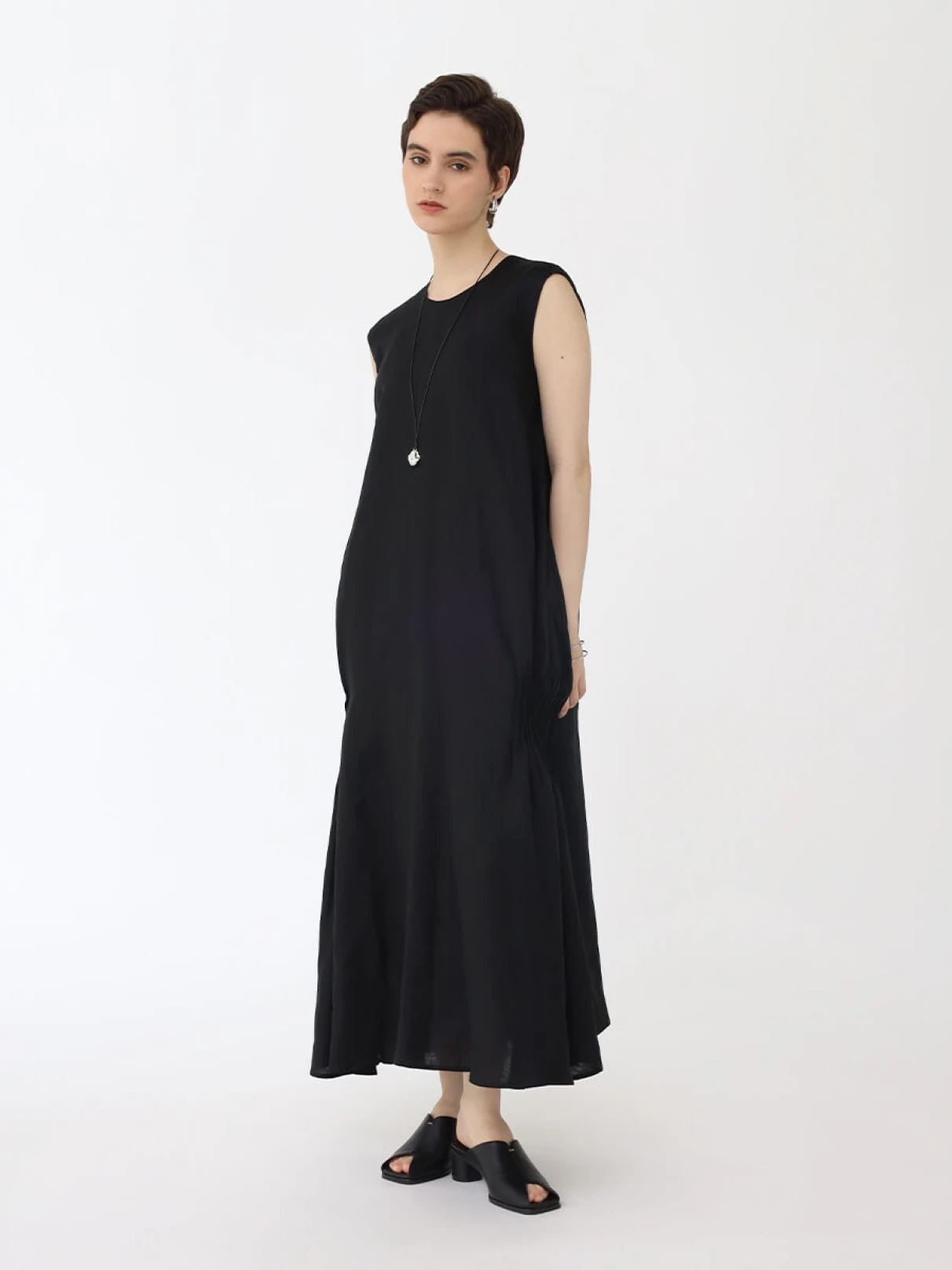ヤマダヤ　ブラックアーガ　ロングワンピース サイドピンタックロングワンピース - Aga - Aga｜YAMADAYA STORE