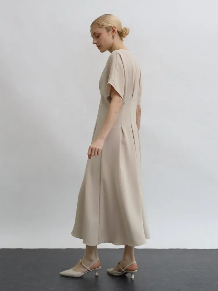 キーネックウエストタックワンピース - Aga - Aga|YAMADAYA STORE キーネックウエストタックワンピース - Aga - Aga|YAMADAYA STORE