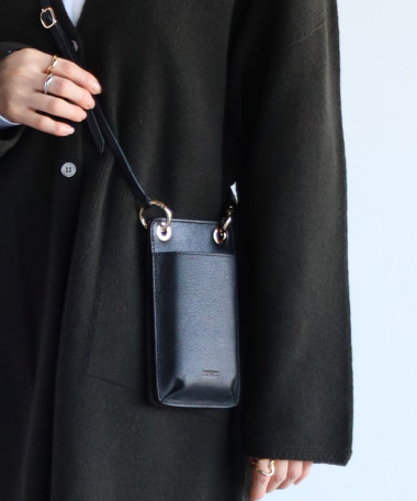 nouerxショルダーバッグ