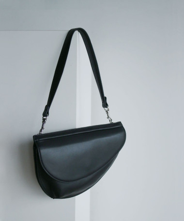 nouerxショルダーバッグ