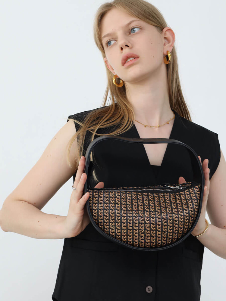 美品 nouer スコットクラブ ヤマダヤ ハーフムーンショルダーバッグ 黒 美品 nouer スコットクラブ ヤマダヤ ハーフムーンショルダー