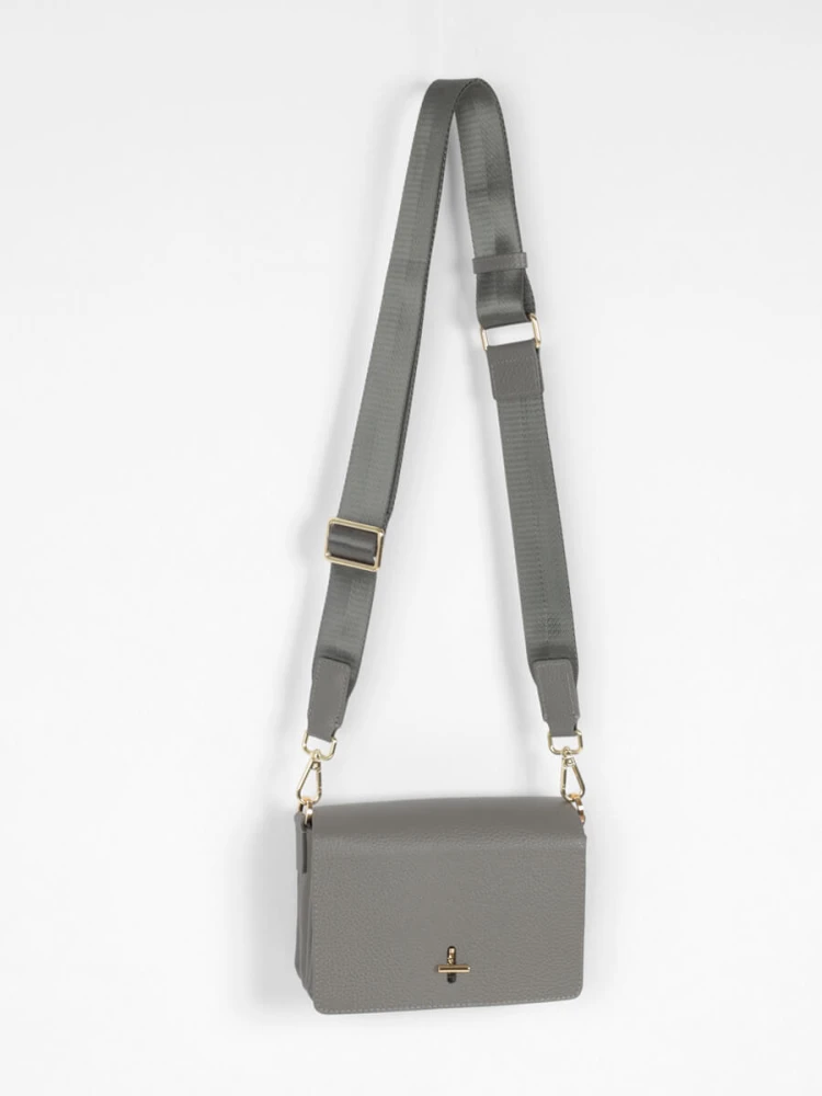 新品✨Aga アーガ　ヤマダヤ　アサレチックバックベルトジレ　べスト　グレージュ アーガ Aga アサレチックバックベルトジレ （グレージュ