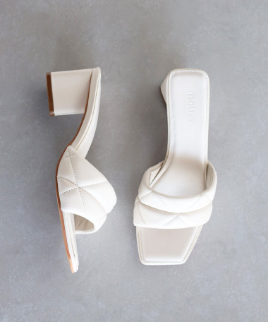 nouerxサンダル/ミュール