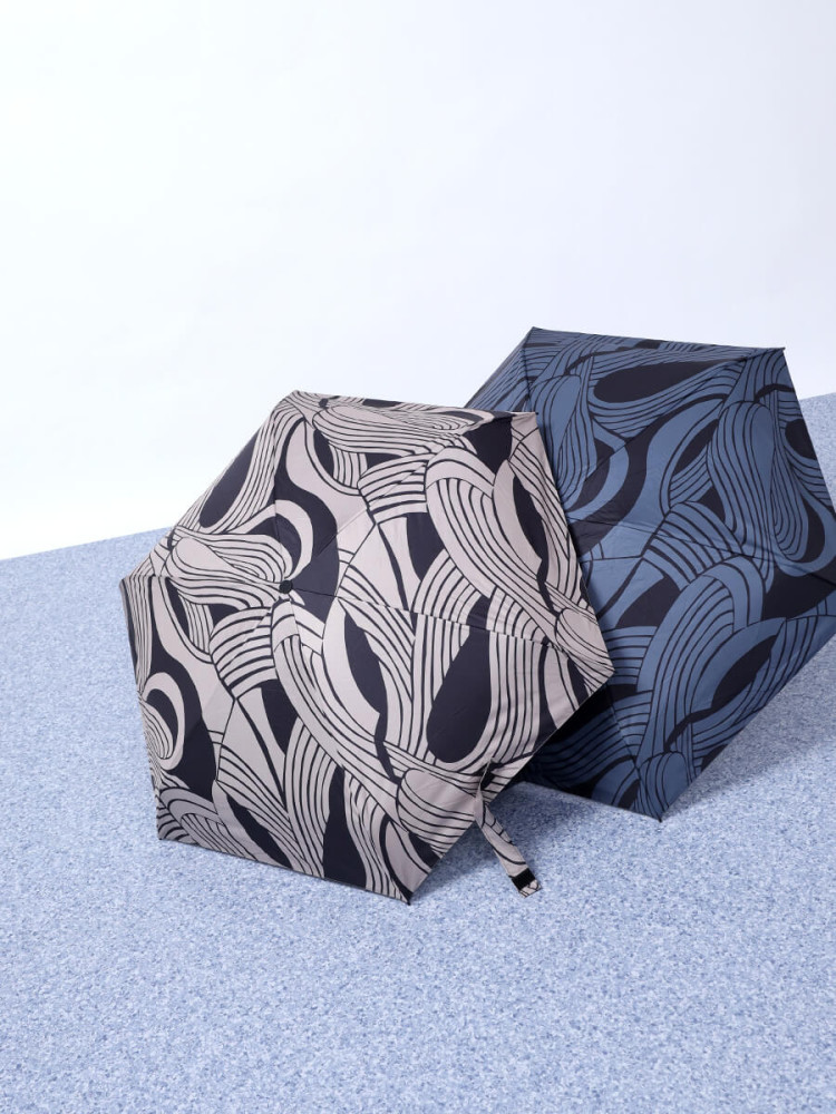 【タグ付き】FENDI 折りたたみ傘 晴雨兼用 ズッカ柄 FF 収納ケース 黒 未使用保管品 箱付 FENDI フェンディ ヴィンテージ FF ズッカ 柄