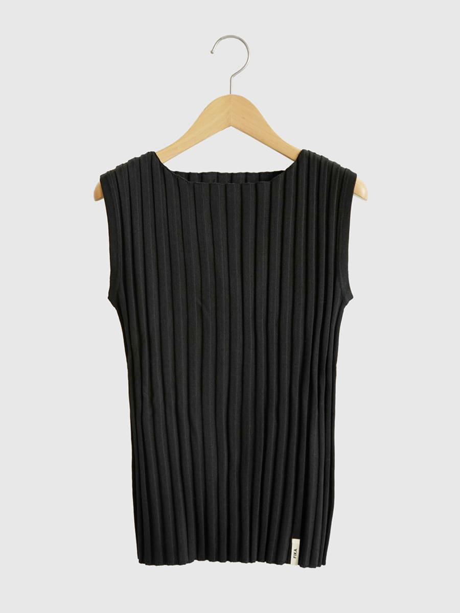 Wide rib sleeveless knit pullover