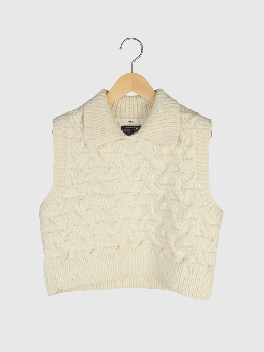 Cable hand knit vest - FIKA. - FIKA.｜YAMADAYA STORE