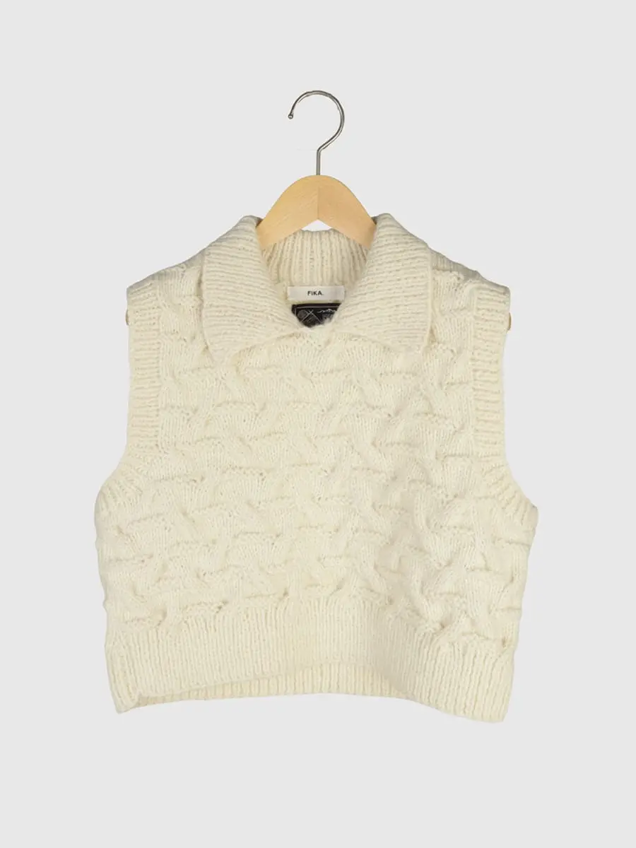 Life's Hand Knit Vest オフホワイト Cable hand knit vest - FIKA. - FIKA.｜YAMADAYA STORE
