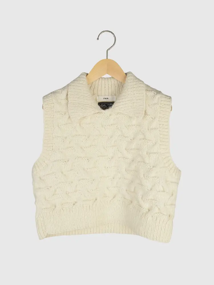 【タグ付き】Hand Knit Vest Cable hand knit vest - FIKA. - FIKA.｜YAMADAYA STORE