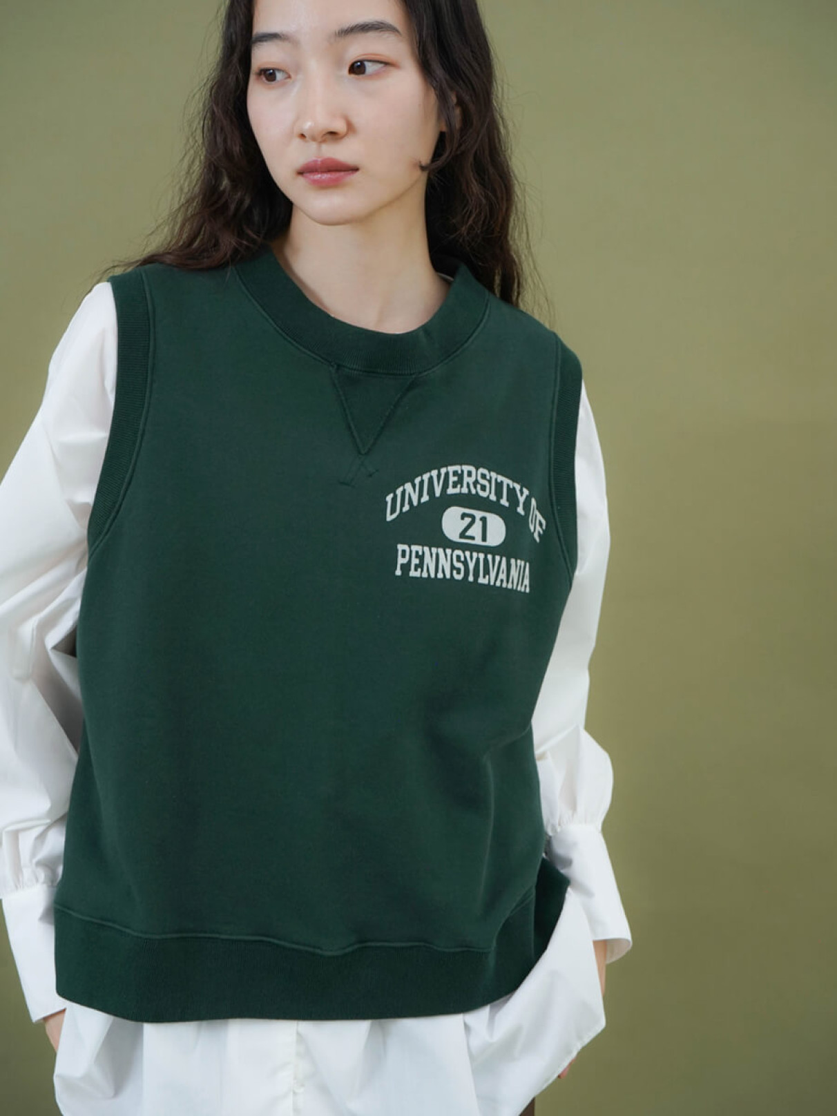 Crew neck sweat vest - FIKA. - FIKA.｜YAMADAYA STORE